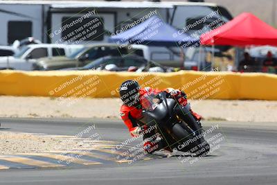 media/Apr-10-2022-SoCal Trackdays (Sun) [[f104b12566]]/Turn 2 (1135am)/